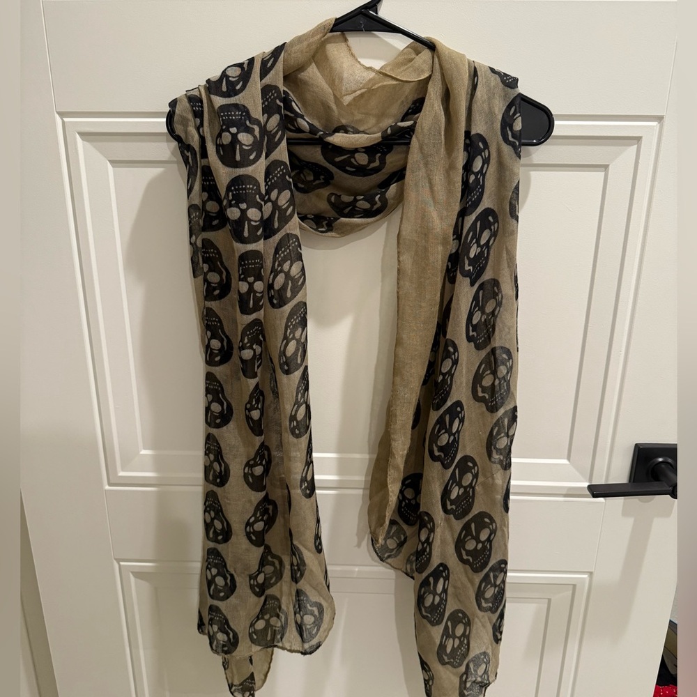 Skull print scarf